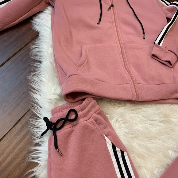 2pc sweatsuit set - Picture 5 of 7